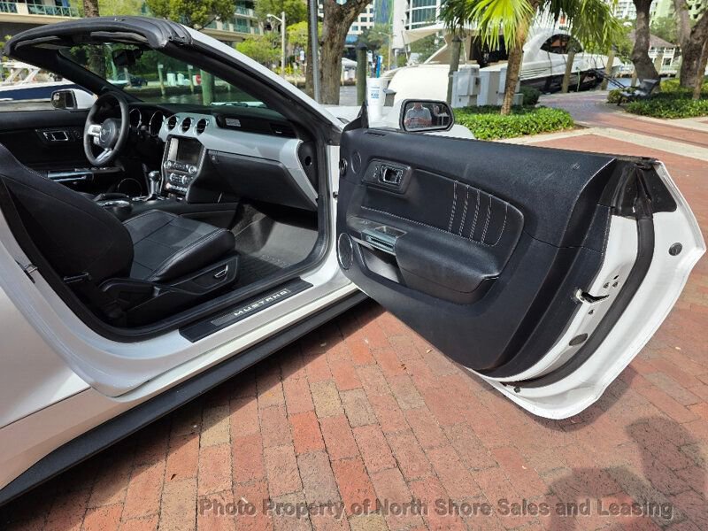 Used 2015 Ford Mustang Premium image 33