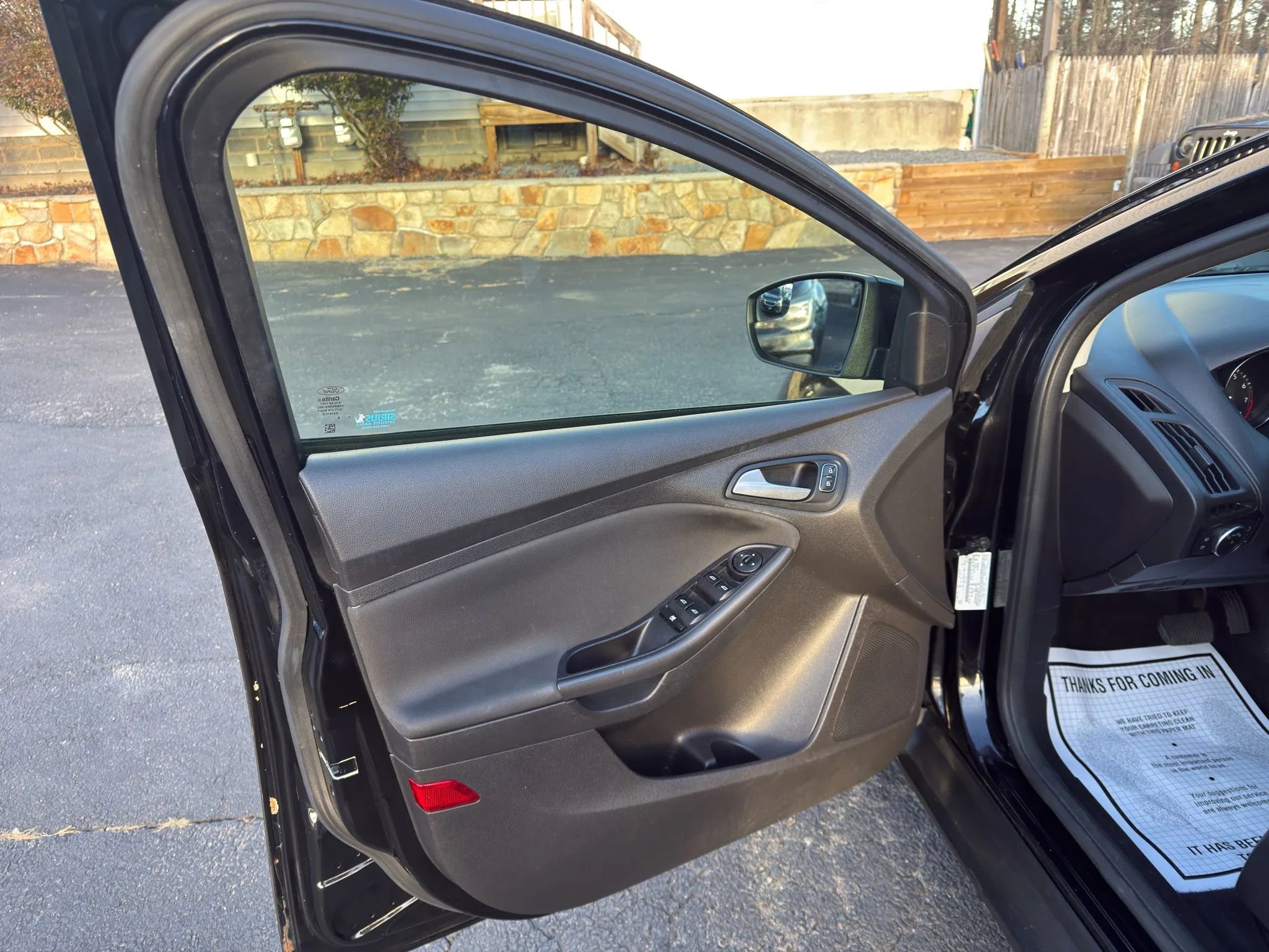 Used 2017 Ford Focus SEL image 15