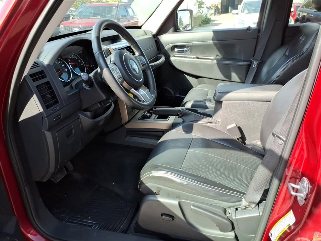 Used 2012 Jeep Liberty Limited Jet image 10