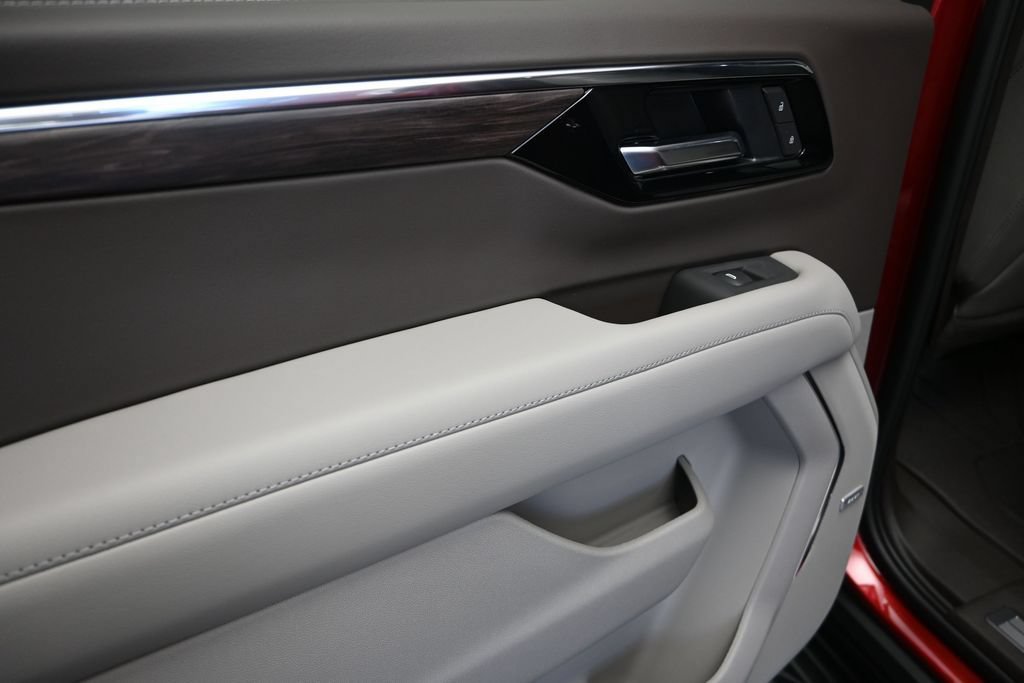 New 2026 Chevrolet Suburban LT w/ Comfort Package RWD image 15