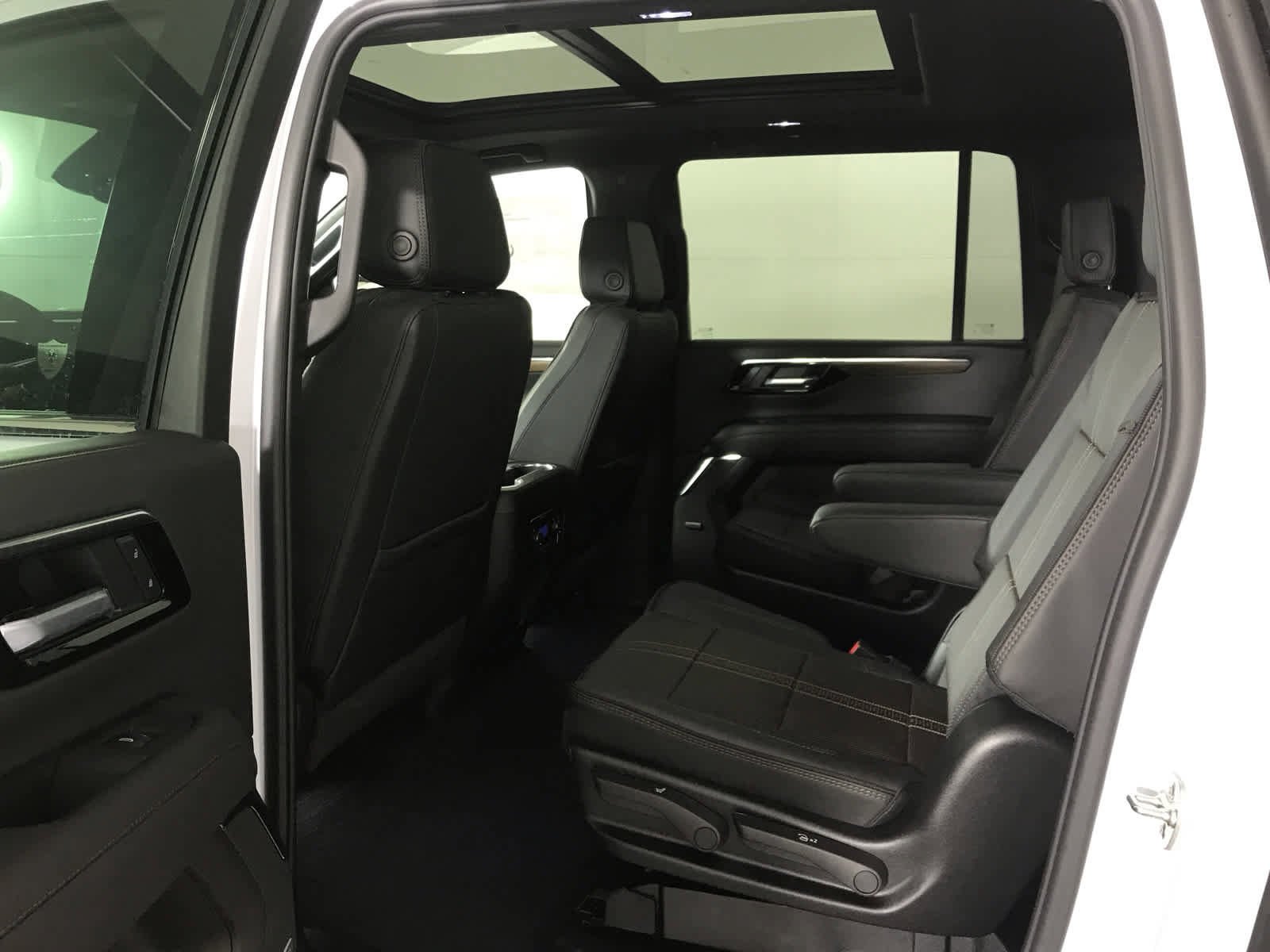 New 2026 Chevrolet Suburban High Country w/ Sun And Tow Package image 11