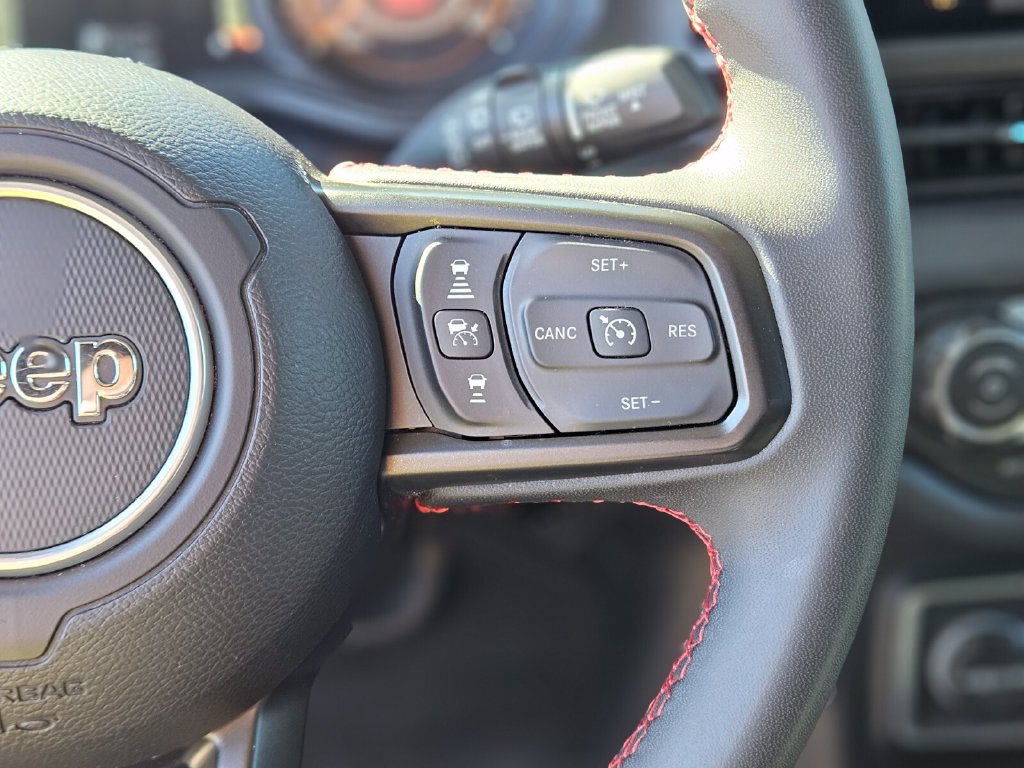 Used 2025 Jeep Wrangler Unlimited Rubicon AWD/4WD image 29