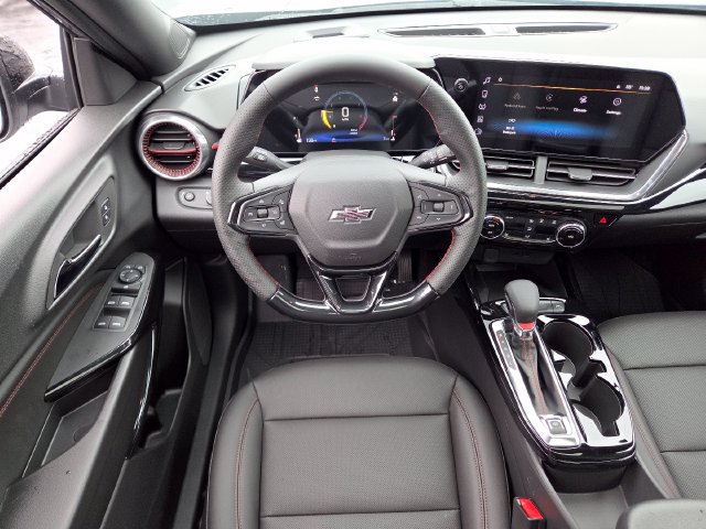 New 2026 Chevrolet Trax RS w/ Sunroof Package FWD image 23