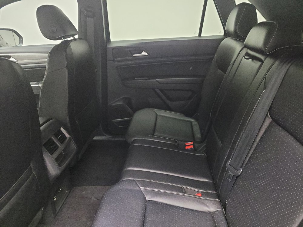 Used 2020 Volkswagen Atlas Cross Sport SE w/ Panoramic Sunroof Package image 18