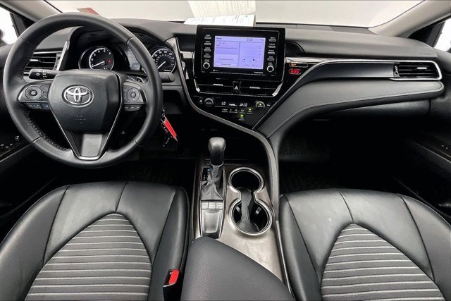 Used 2024 Toyota Camry SE image 15