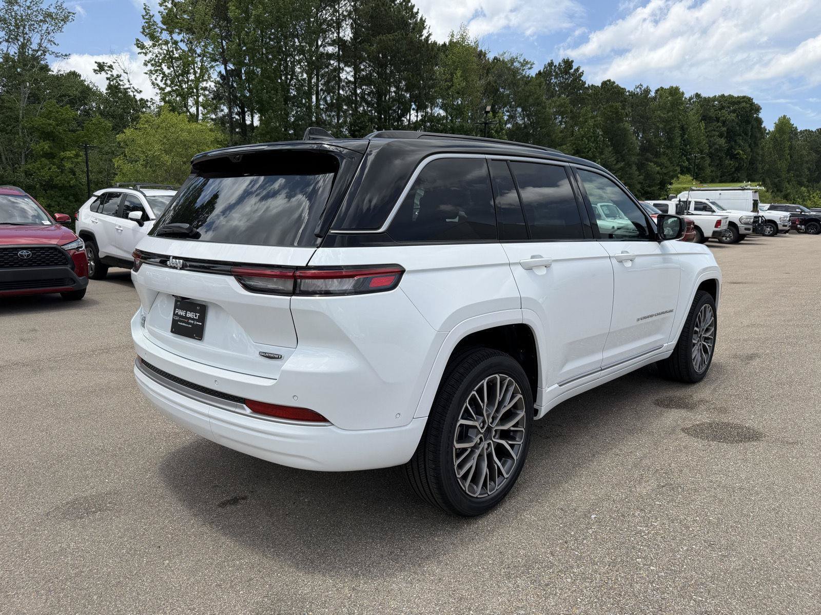 New 2026 Jeep Grand Cherokee Summit AWD/4WD image 6