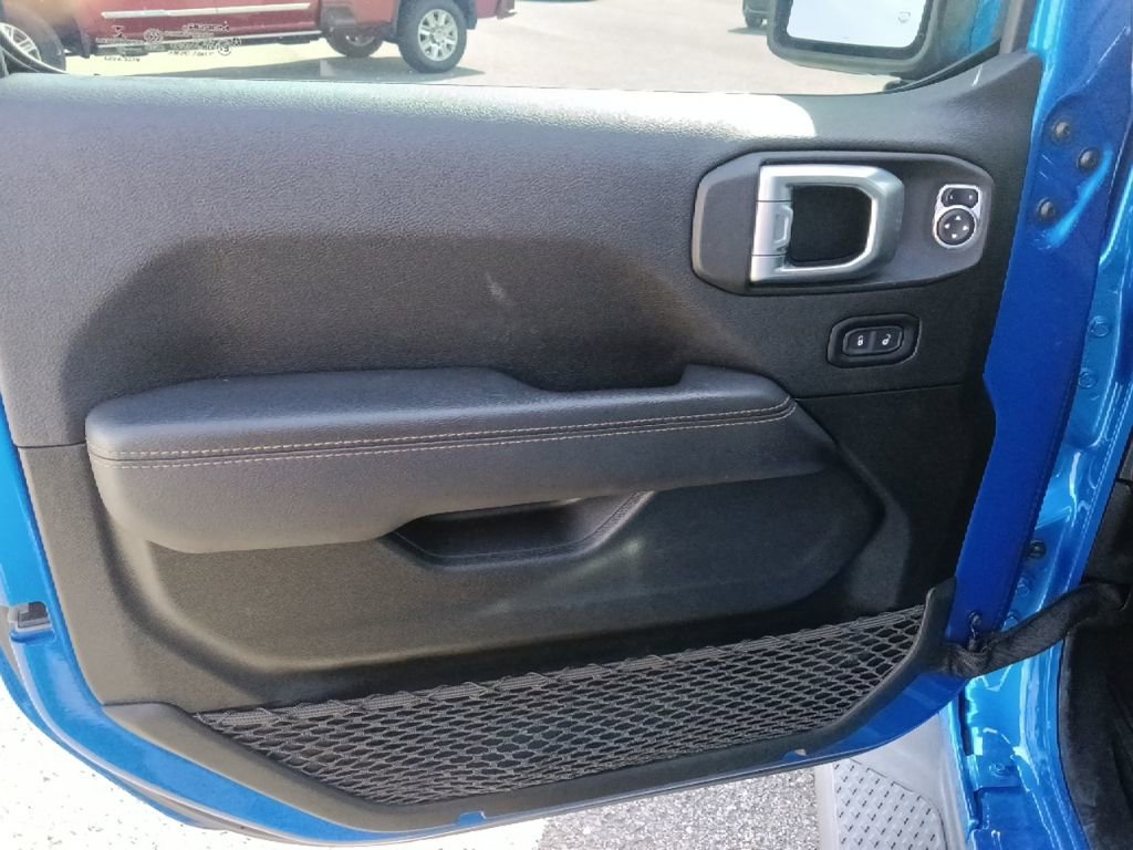 Used 2022 Jeep Gladiator Overland image 11