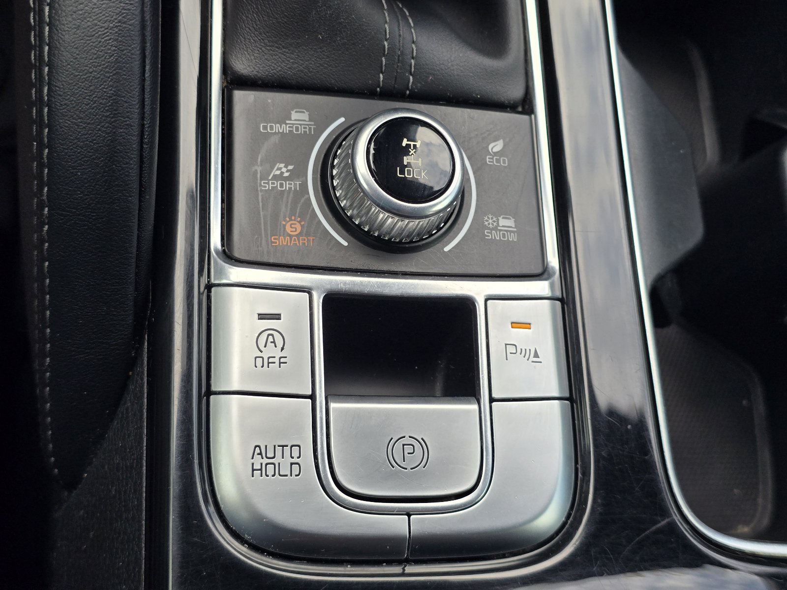 Used 2023 Kia Telluride EX w/ EX Captain's Chair Package AWD/4WD image 20