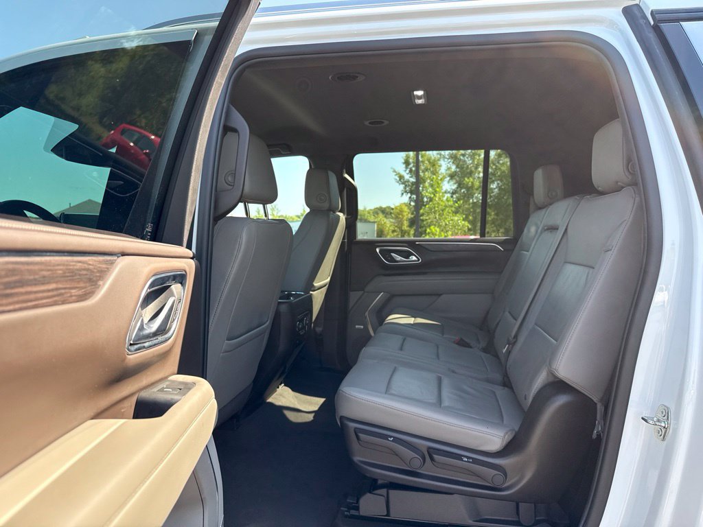 Used 2024 Chevrolet Suburban LT AWD/4WD image 24