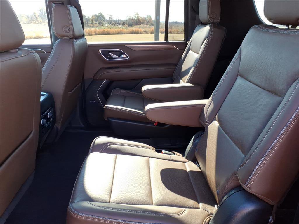 Used 2021 Chevrolet Suburban High Country w/ Premium Package image 56