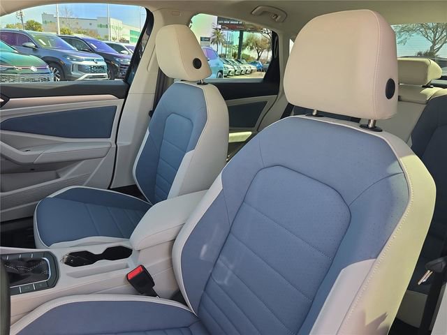 New 2026 Volkswagen Jetta SE FWD image 13