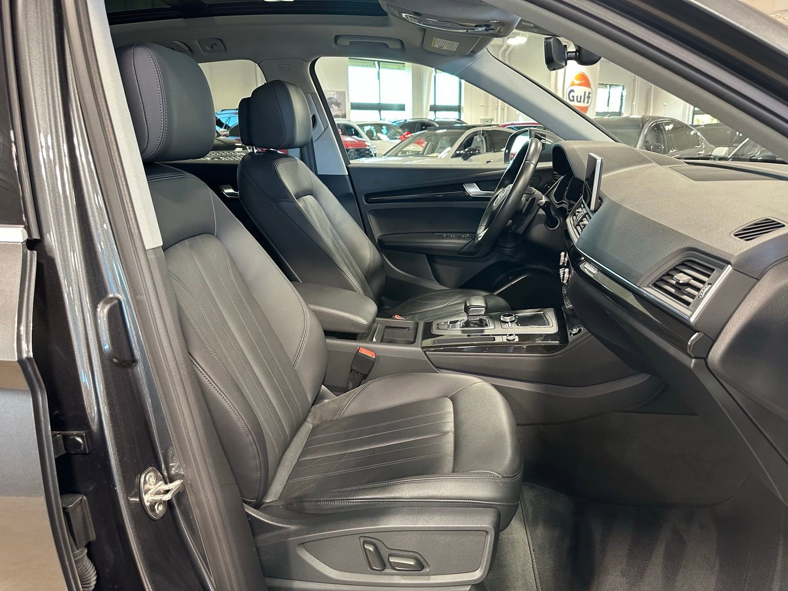 Used 2020 Audi Q5 e Premium Plus w/ Premium Plus Package image 40