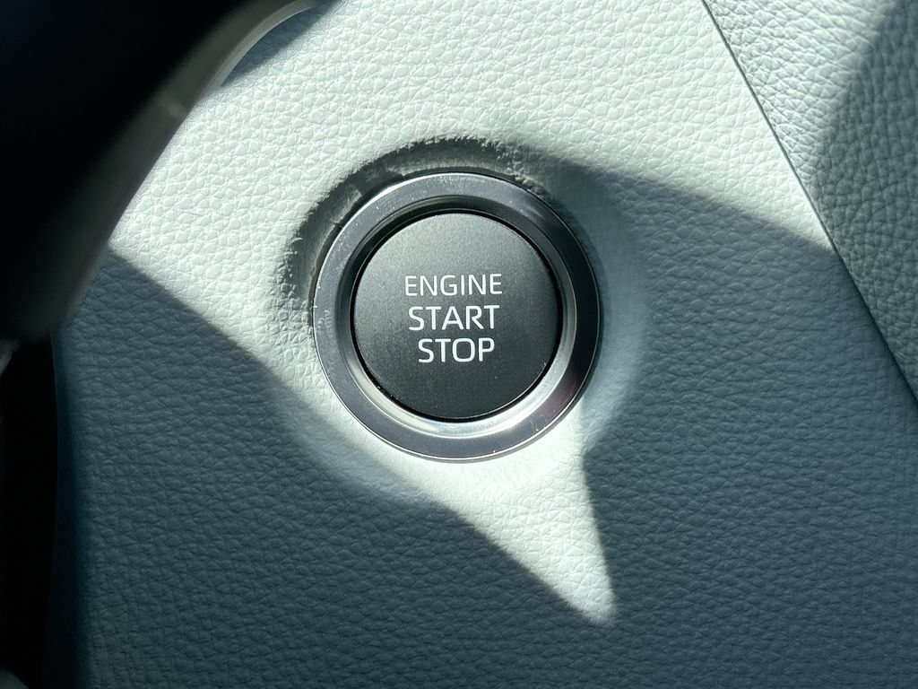 Used 2026 Toyota Corolla XSE FWD image 19