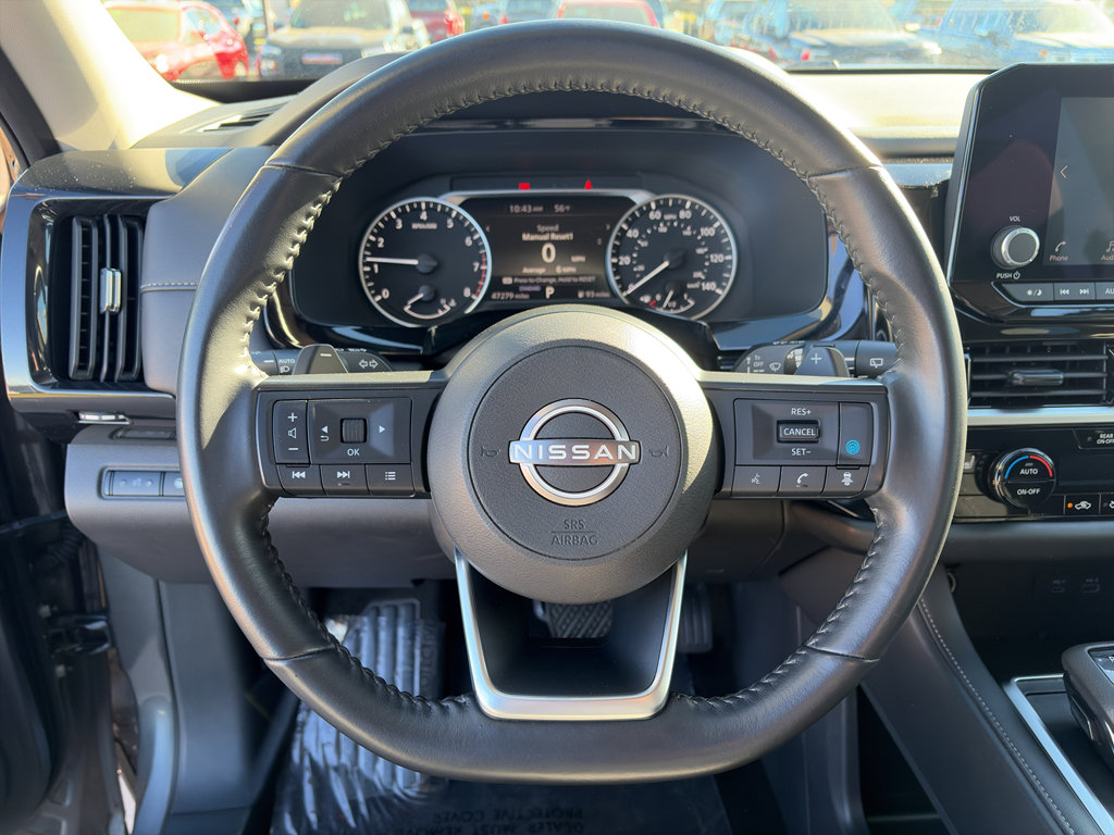 Used 2024 Nissan Pathfinder SV image 17