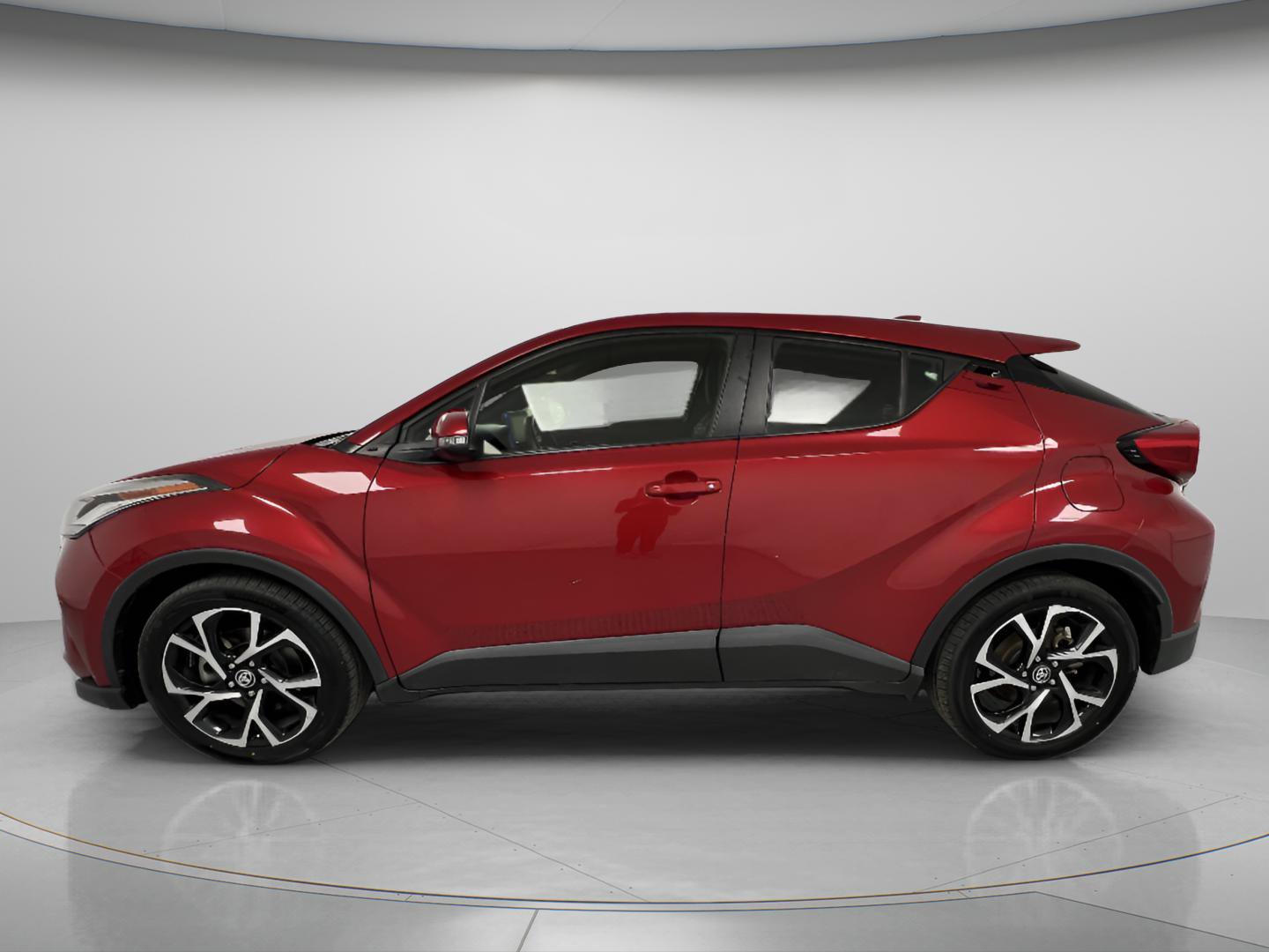 Used 2021 Toyota C-HR XLE FWD image 5