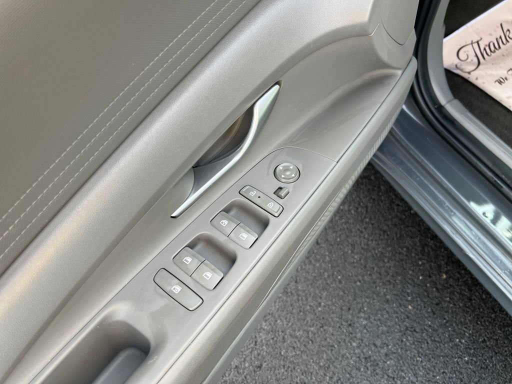 Used 2024 Hyundai Elantra SEL image 16
