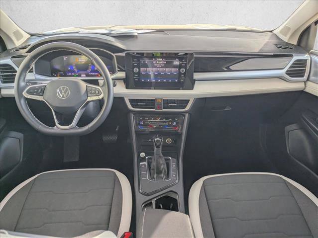 Used 2025 Volkswagen Taos SE image 17
