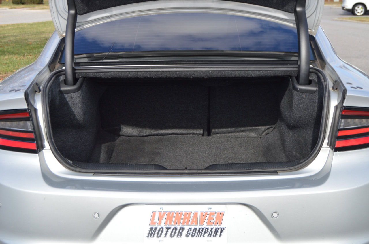 Used 2019 Dodge Charger SXT w/ Driver Confidence Group image 14