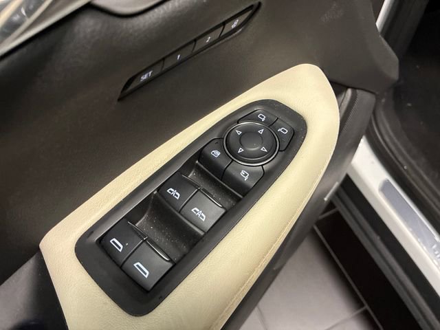 Used 2023 Cadillac XT6 Sport w/ Technology Package AWD/4WD image 11