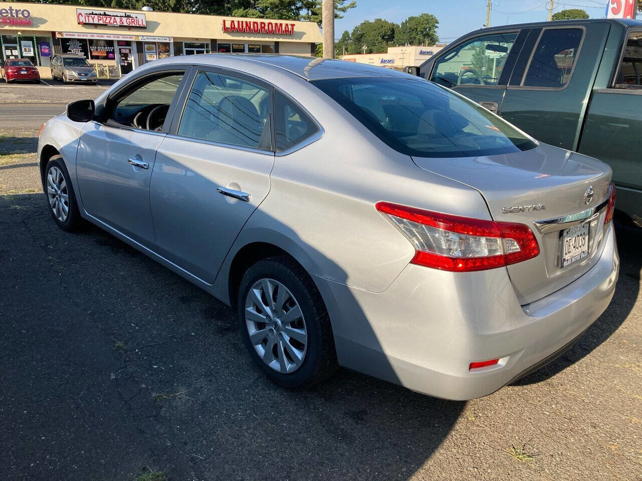 Used 2015 Nissan Sentra S image 5