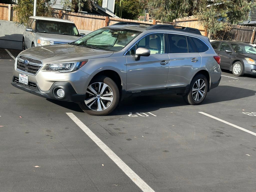 Used 2018 Subaru Outback 2.5i Limited image 1
