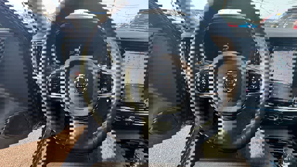 Used 2023 Volvo S60 B5 Plus w/ Climate Package image 17