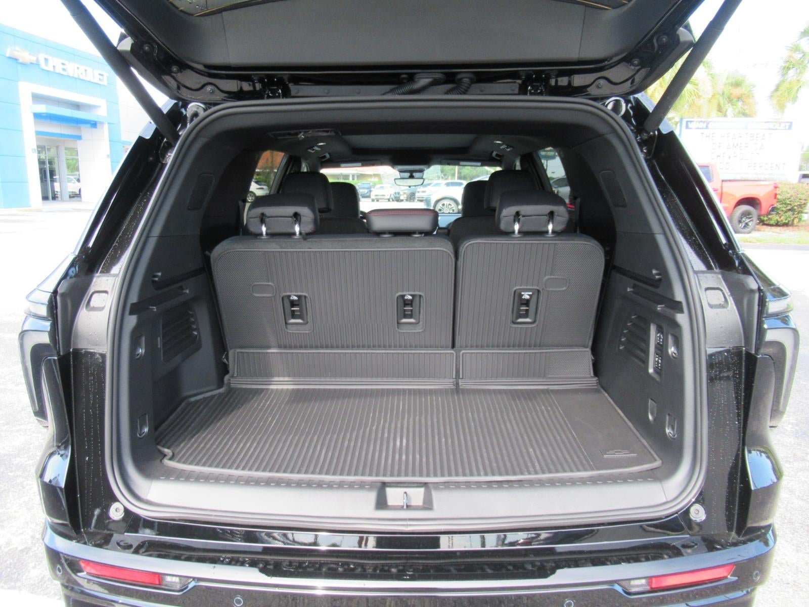 New 2026 Chevrolet Traverse RS w/ LPO, Floor Liner Package FWD image 40