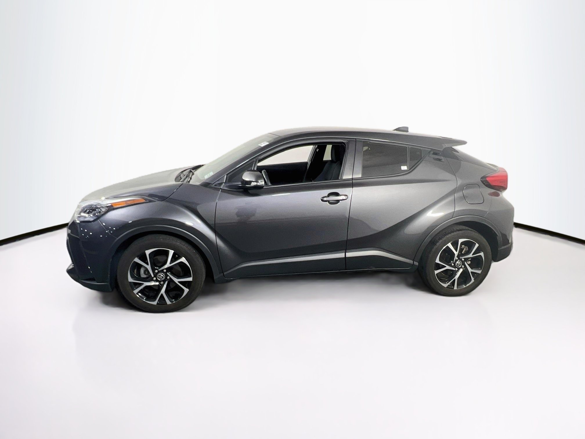 Used 2021 Toyota C-HR XLE FWD image 8