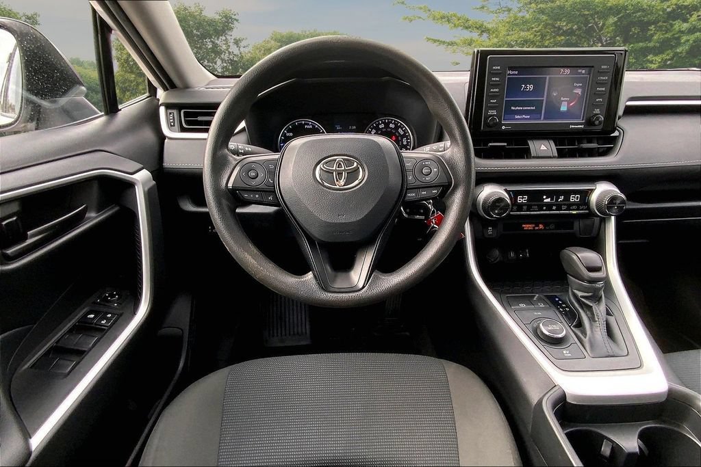 Used 2021 Toyota RAV4 LE AWD/4WD image 8