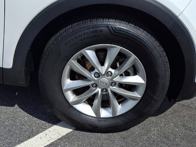Used 2016 Kia Sorento AWD w/ LX Convenience Package image 8