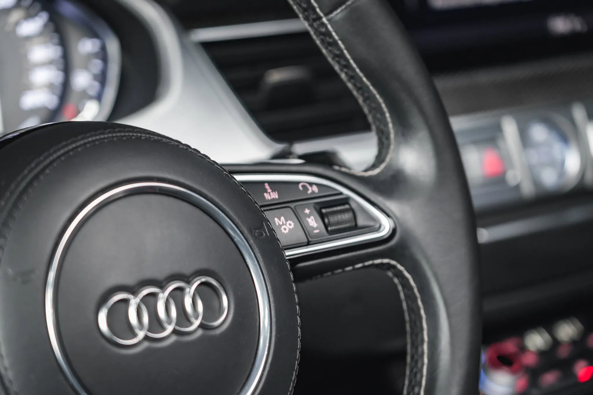 Used 2017 Audi S8 Plus image 40