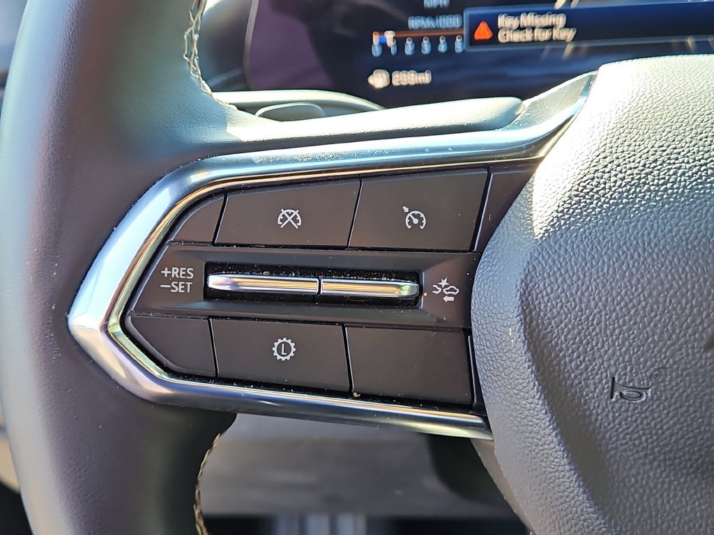 Used 2026 Chevrolet Traverse LT FWD image 25