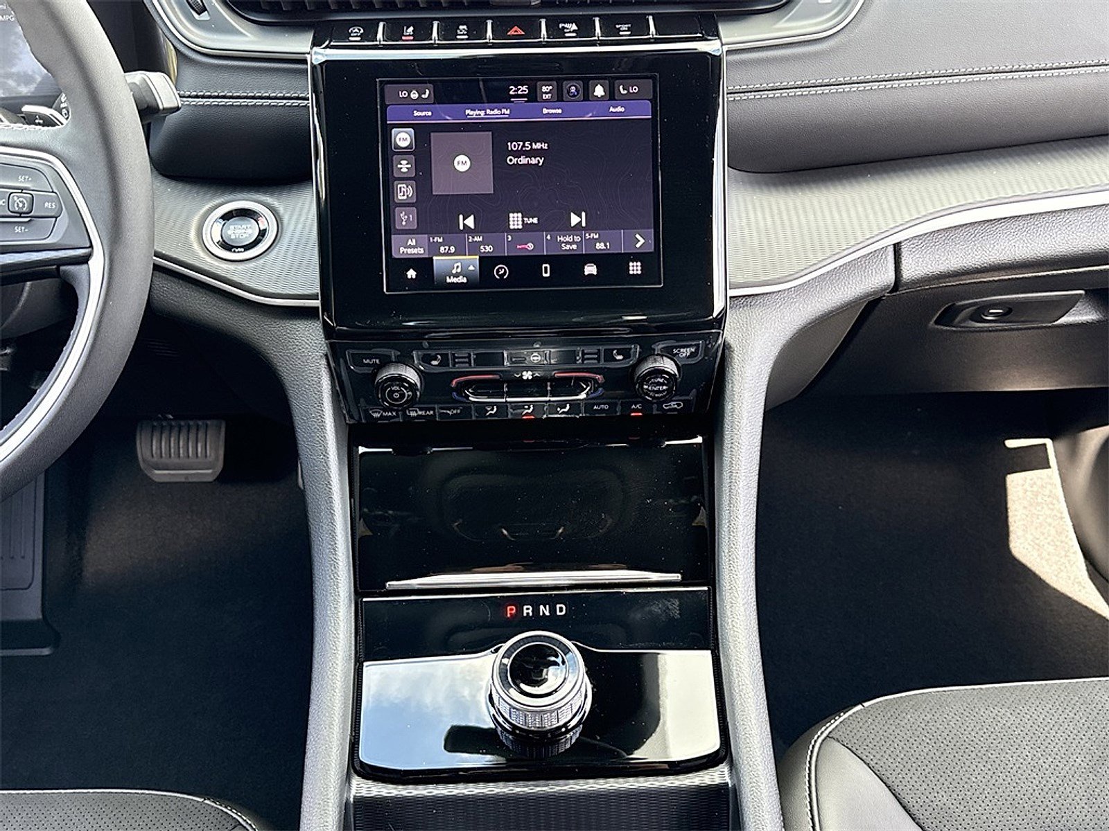 New 2025 Jeep Grand Cherokee L Altitude AWD/4WD image 6
