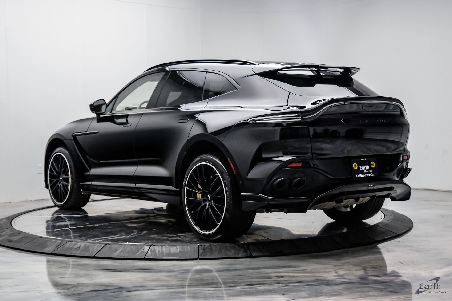 Used 2023 Aston Martin DBX 707 image 10