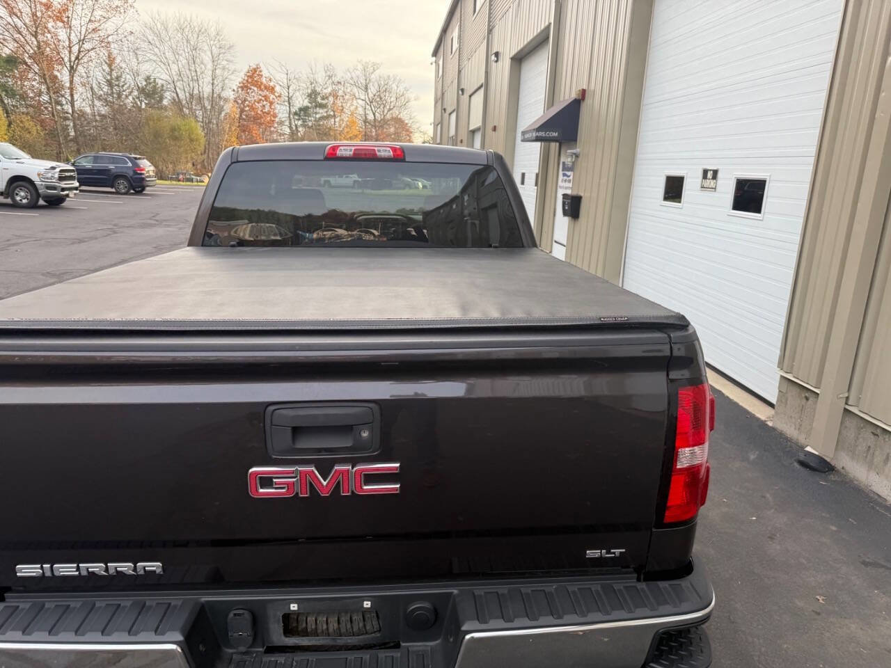 Used 2014 GMC Sierra 1500 SLT w/ Suspension Package, Off-Road image 10