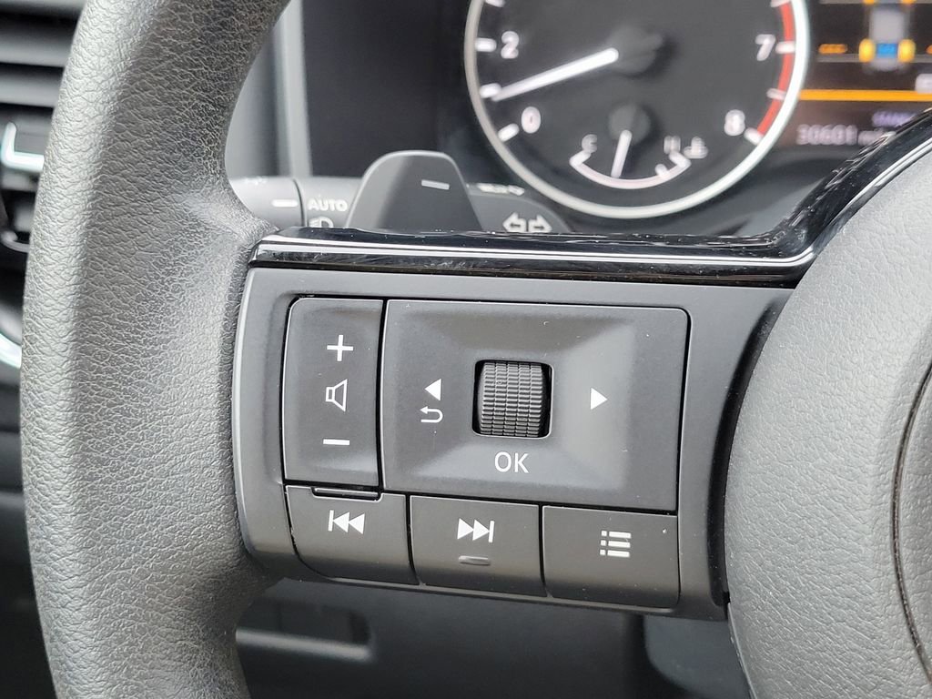 Used 2023 Nissan Rogue SV image 26