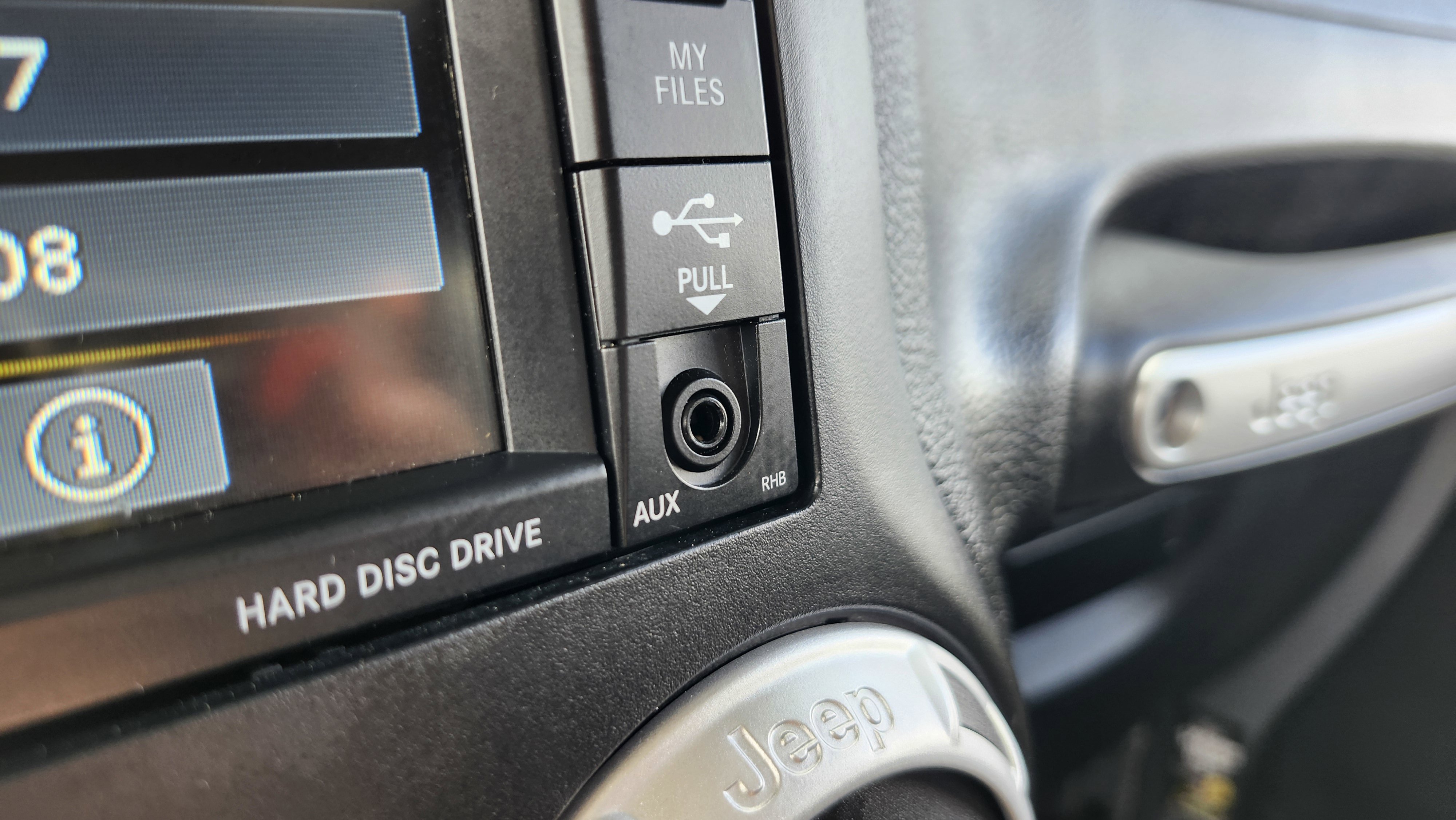 Used 2015 Jeep Wrangler Unlimited Sahara w/ Dual Top Group image 6