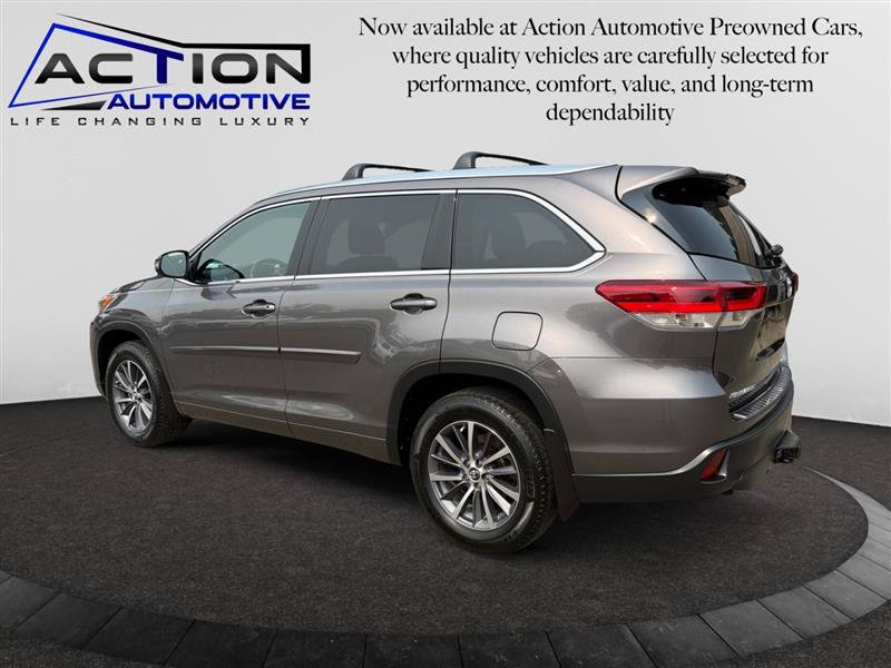 Used 2017 Toyota Highlander XLE AWD/4WD image 6