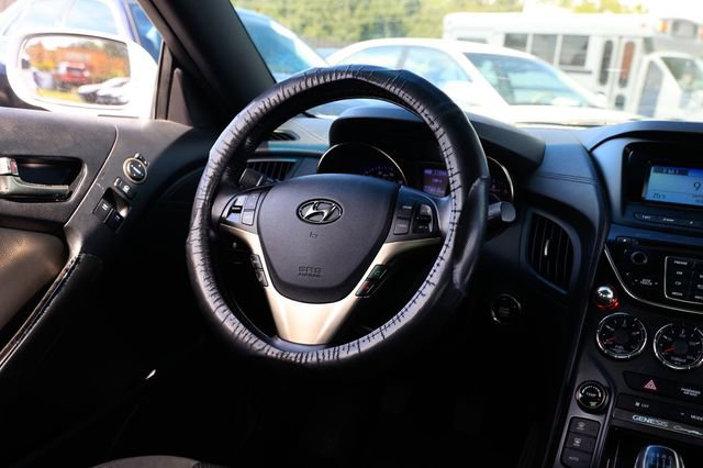 Used 2015 Hyundai Genesis 3.8 image 28