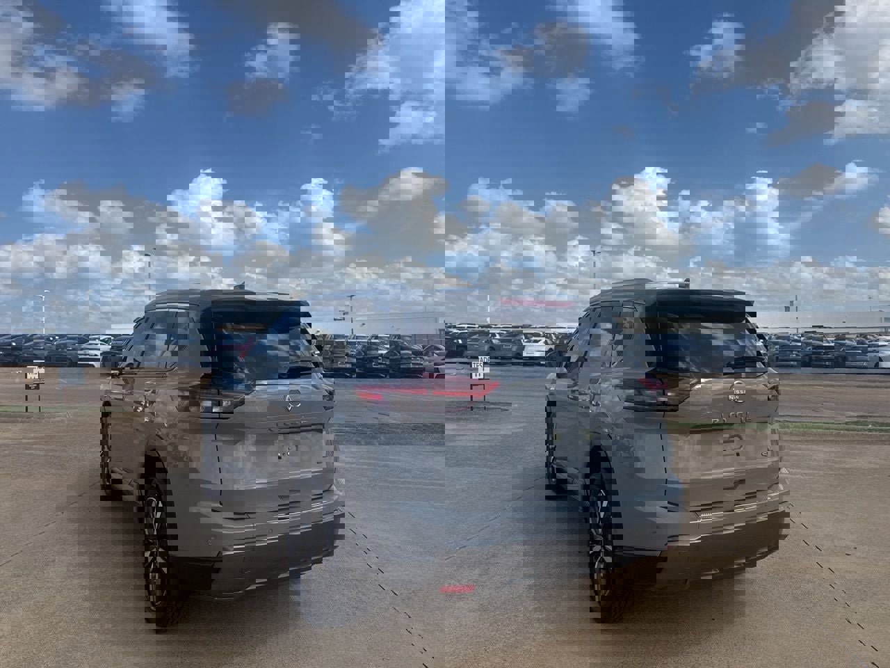 Certified 2025 Nissan Rogue SL w/ SL Premium Package image 16