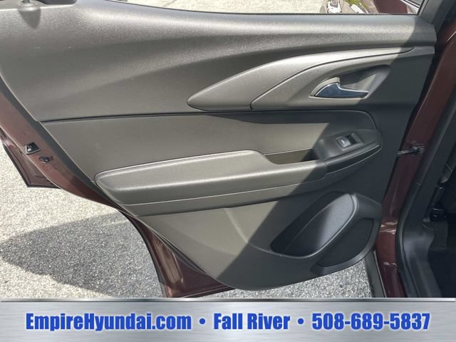 Used 2023 Chevrolet TrailBlazer LT w/ Convenience Package FWD image 16
