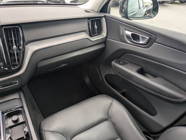 Certified 2025 Volvo XC60 B5 Core image 22
