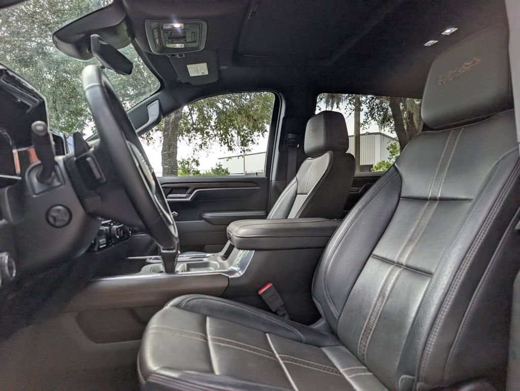 Used 2025 Chevrolet Silverado 1500 High Country AWD/4WD image 22