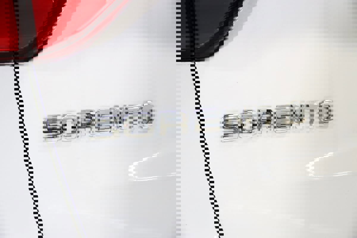 Used 2014 Kia Sorento SX w/ 3rd Row Package image 13