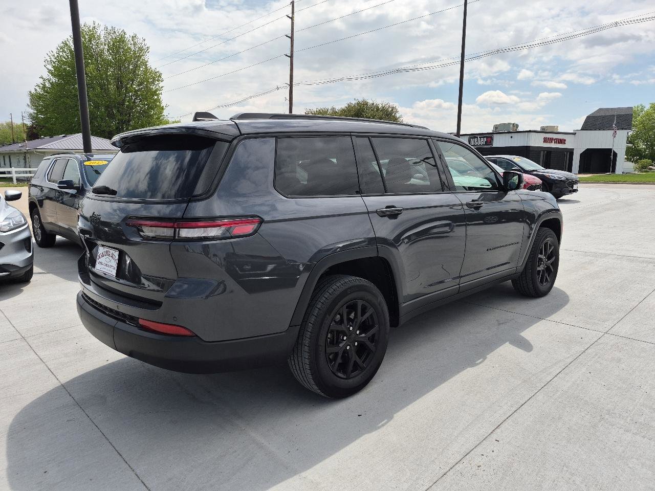 Used 2024 Jeep Grand Cherokee L Laredo AWD/4WD image 6
