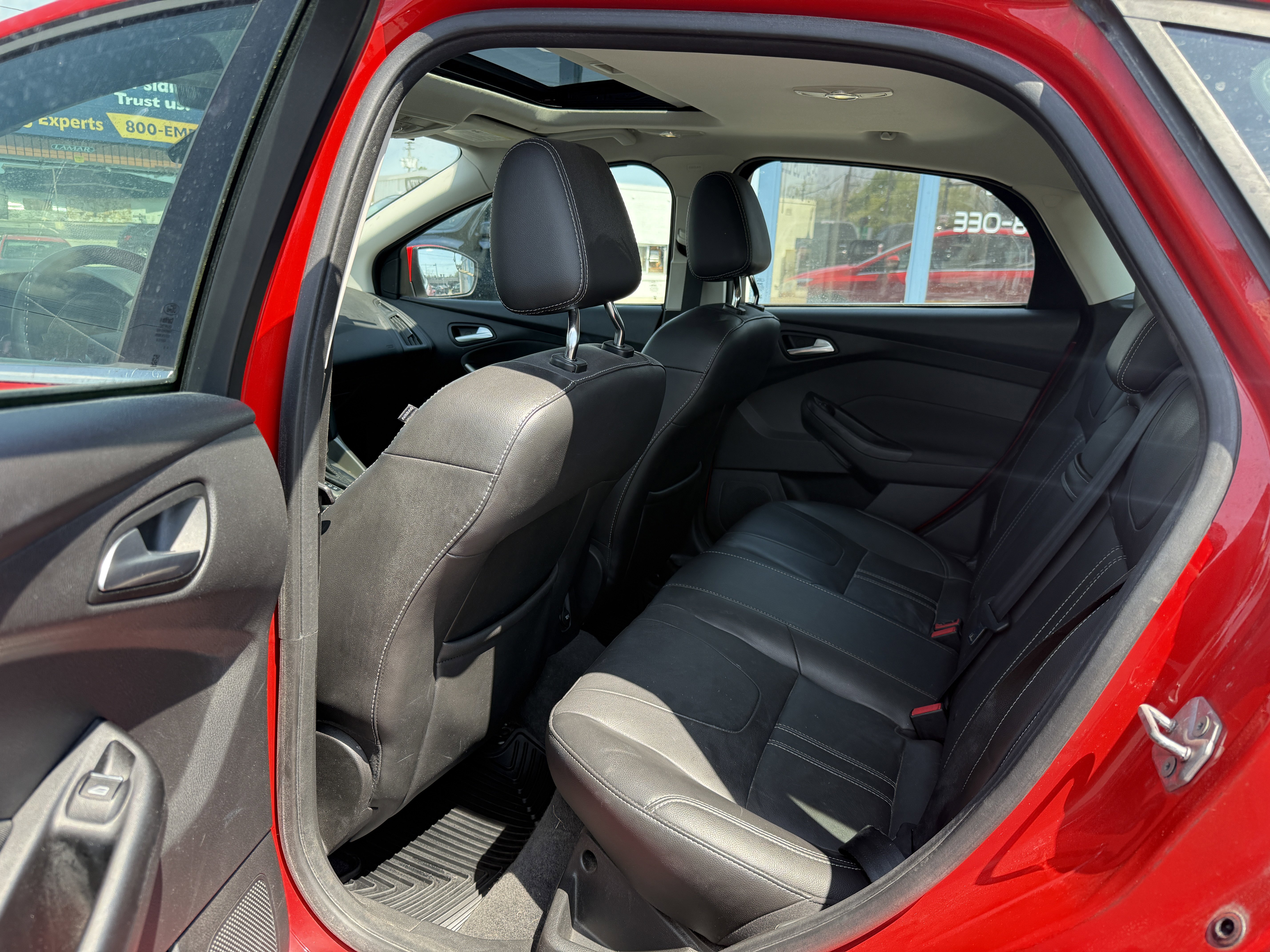 Used 2012 Ford Focus SEL FWD image 17