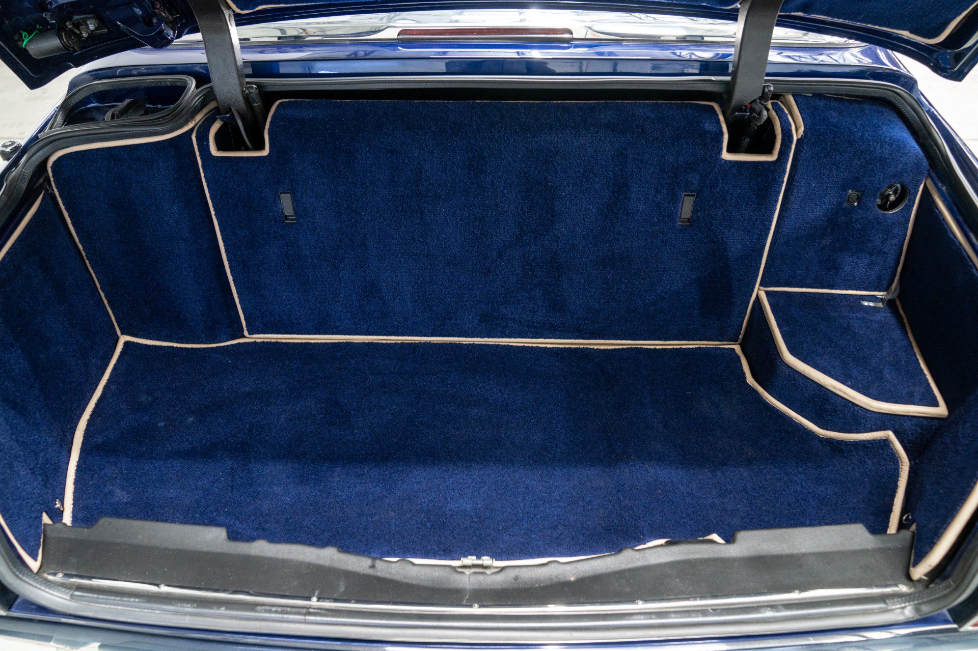 Used 1999 Bentley Azure Mulliner RWD image 17