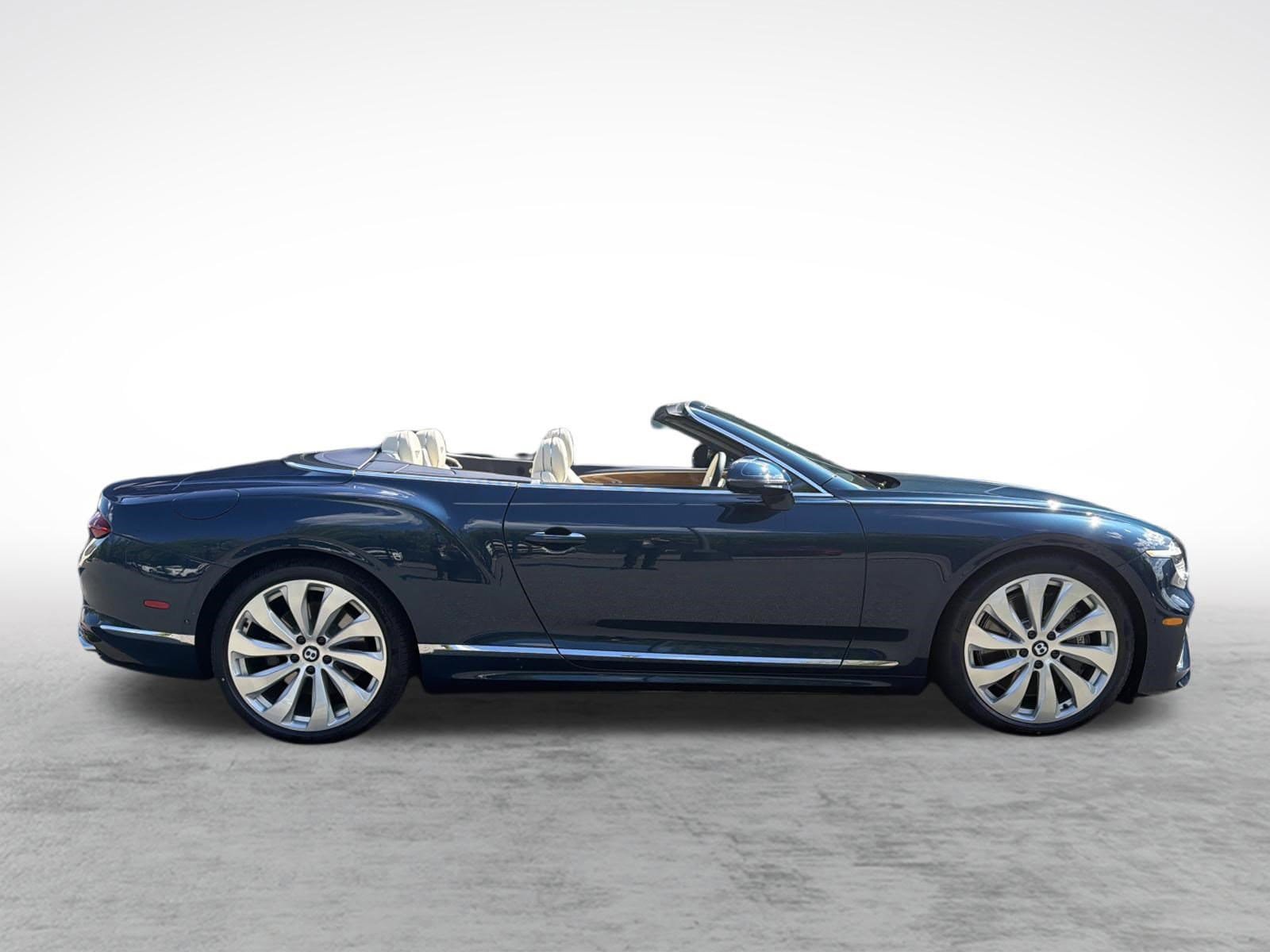New 2026 Bentley Continental GTC AWD/4WD image 9