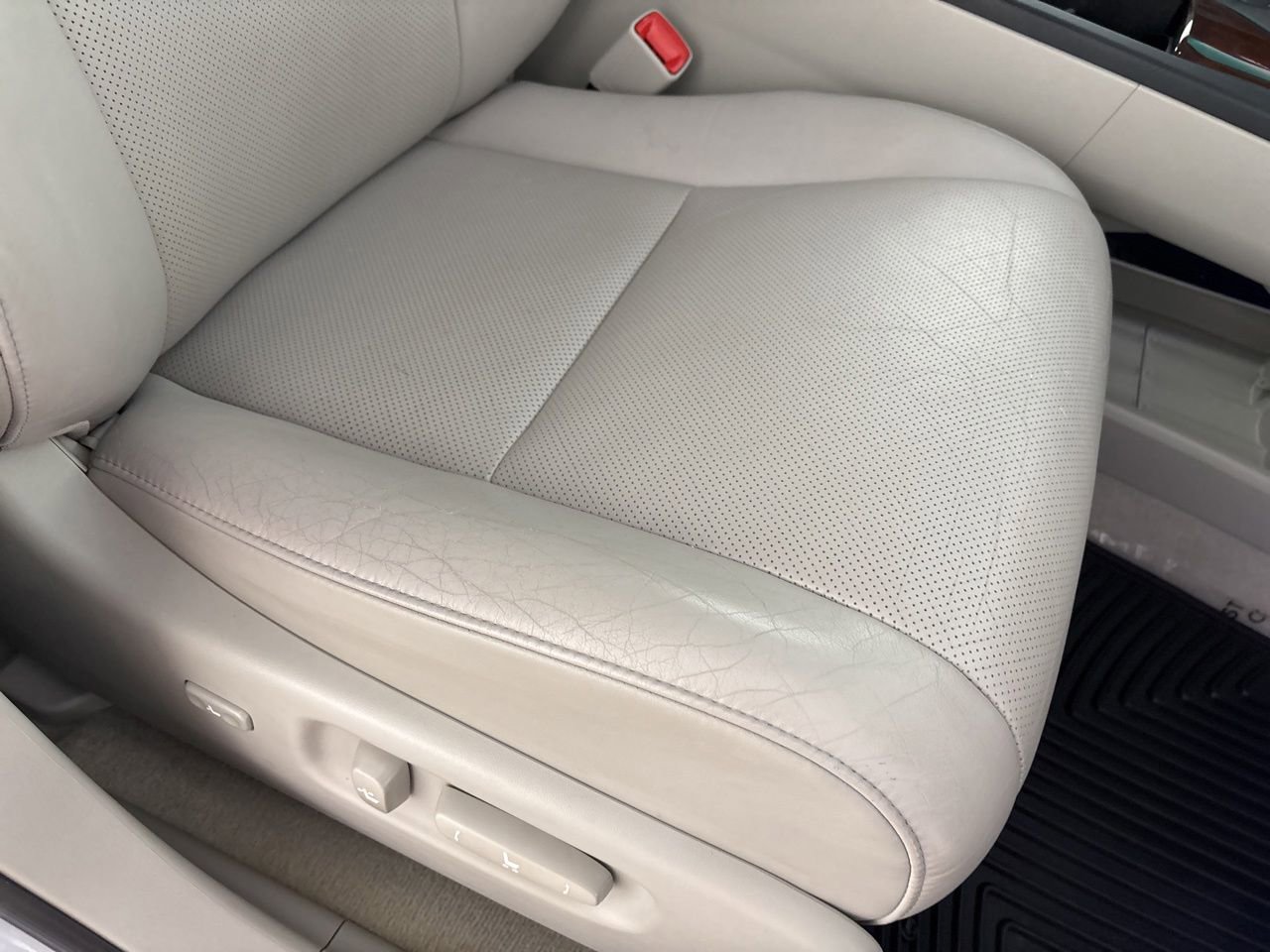 Used 2011 Lexus RX 350 AWD w/ Premium Pkg image 26