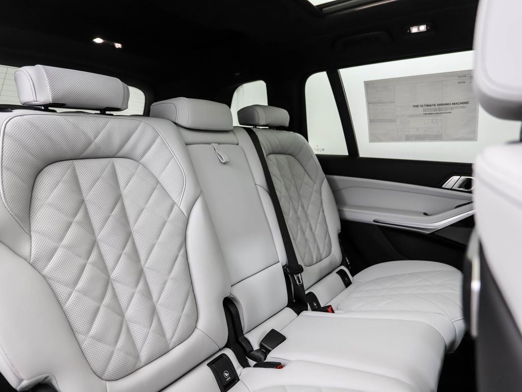 Used 2026 BMW X7 xDrive40i w/ M Sport Package image 36